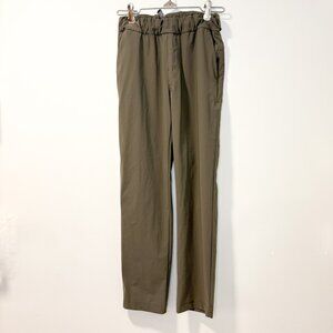 Vuori Olive Green Performance Pants Size XS Recycled‎ Fabric